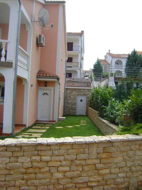 Apartments Krajacic Malinska Esterno foto