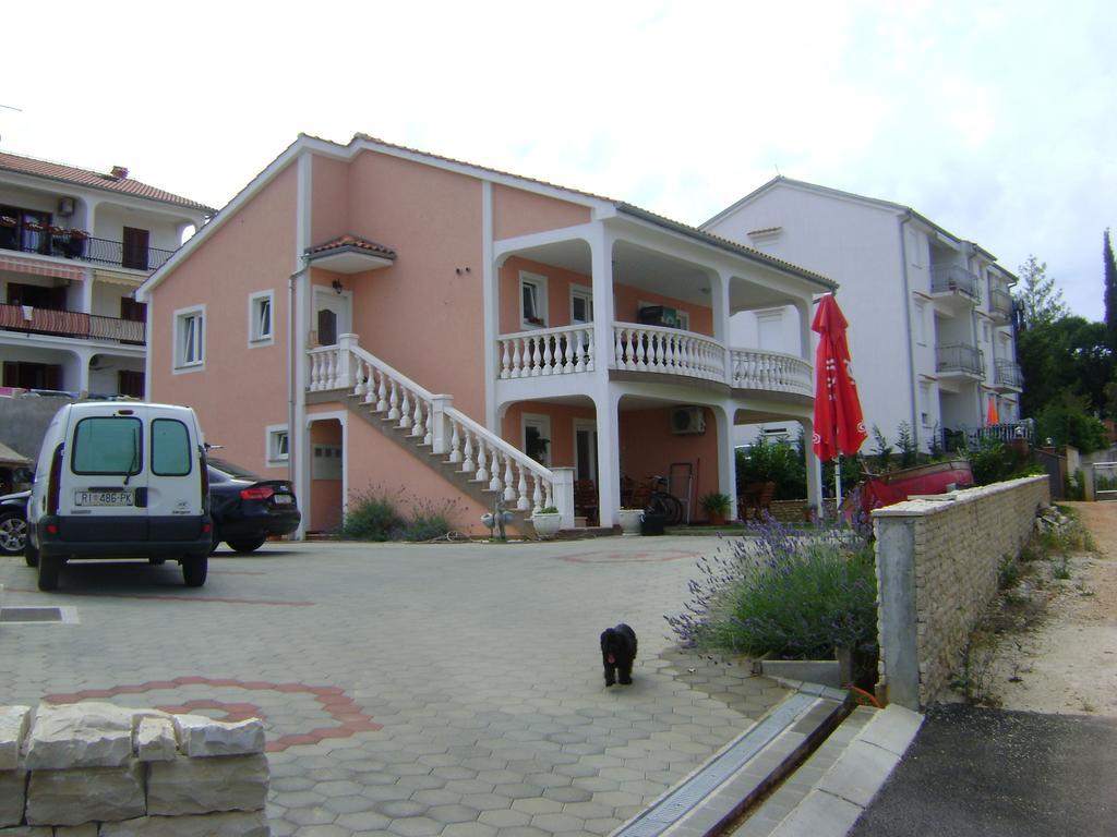 Apartments Krajacic Malinska Esterno foto