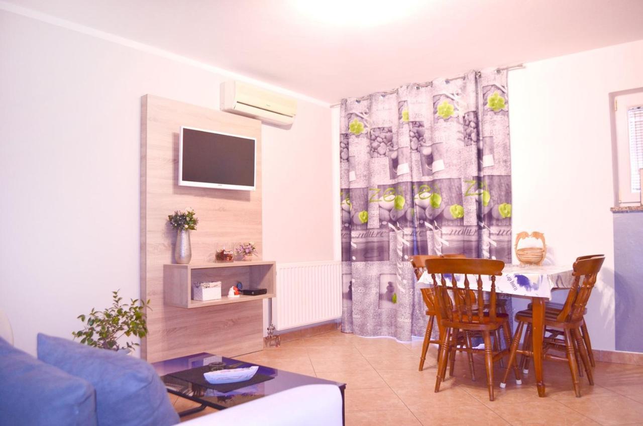 Apartments Krajacic Malinska Esterno foto